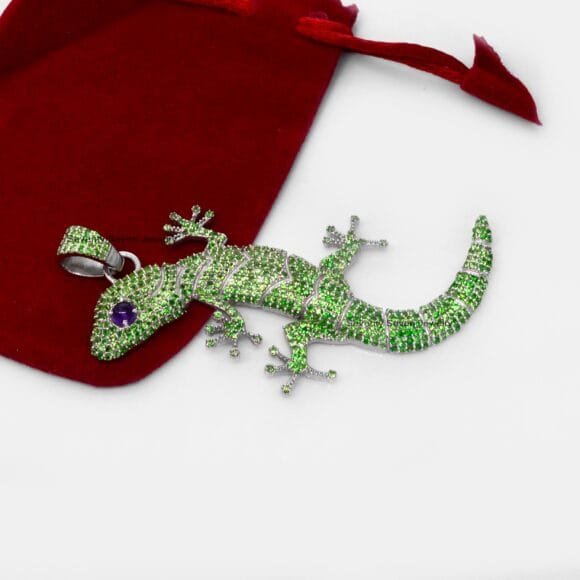 Silver Antique Gecko Tsavorite Lizard Pendant, Gemstone Lizard Pendant - Image 5