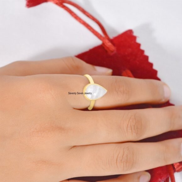 9K Gold Moonstone Ring, Moonstone Pear Shape Ring, Droplet Moonstone Ring - Image 5