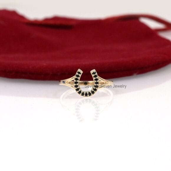 14K Gold Horseshoe Diamond Ring, Vintage Gold Horseshoe Diamond Ring - Image 5