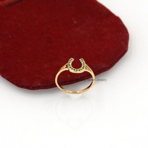 14K Gold Horseshoe Diamond Ring, Vintage Gold Horseshoe Diamond Ring - Image 3