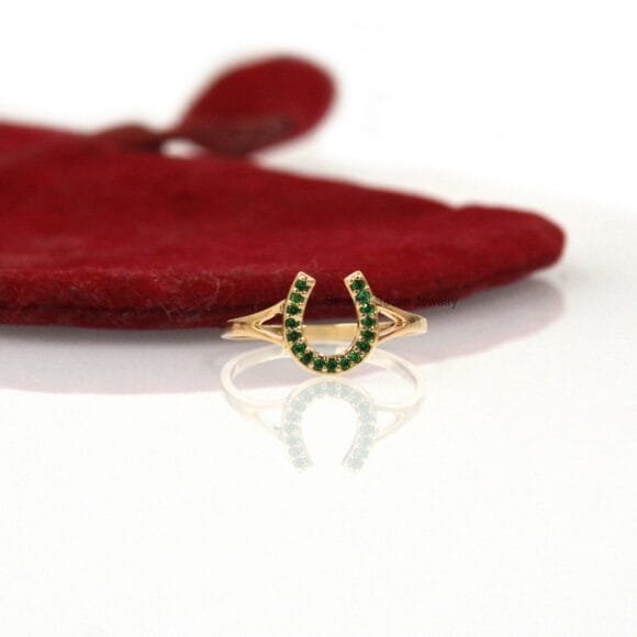 14K Gold Horseshoe Diamond Ring, Vintage Gold Horseshoe Diamond Ring - Image 4